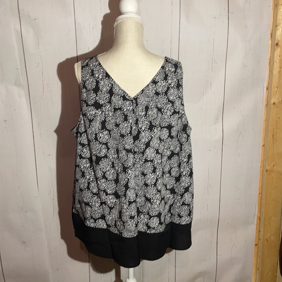 NWT lane Bryant tank top blouse. - Picture 2 of 4